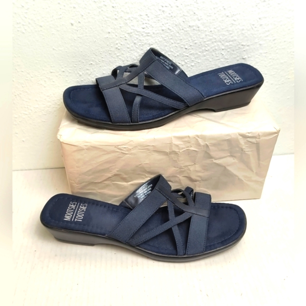 Mootsies Tootsies 10M Navy Slide Sandals Low Heel Stretch